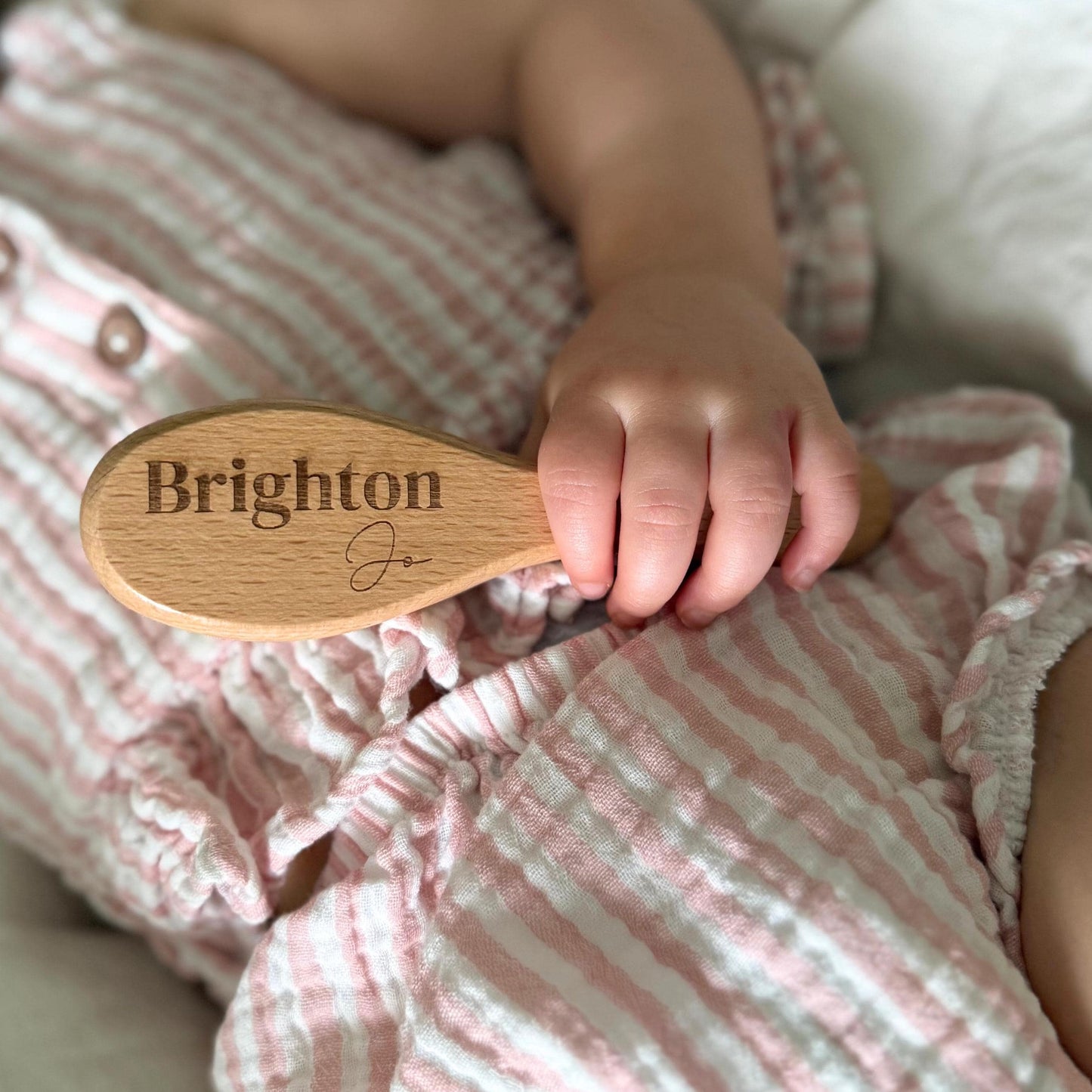 Personalized Wooden Baby Hair Brush Custom Name Hairbrush For Newborn Baby Shower Gift Heirloom Quality Baby Keepsake Gift Idea New Parent