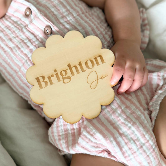 Personalized Baby Name Announcement Sign Wood Circle Custom Engraved Name Sign for Newborn Pictures Hospital Photo Prop Baby Plaque Keepsake
